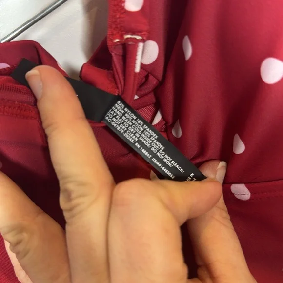 Torrid Disney Minnie Mouse Size 1X Red Polka Dot Retro Peplum One Piece Swimsuit - Picture 11 of 15